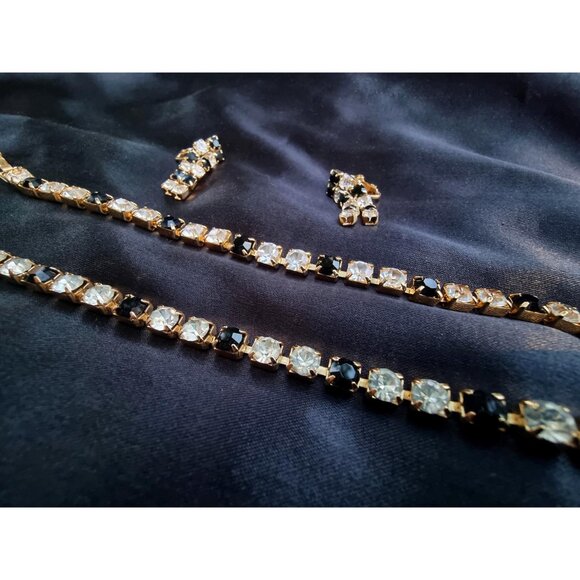 Vintage TRIFARI Signed 1990s Rhinestone Black and Clear Gold Toned Prong Set Nec - Picture 8 of 9
